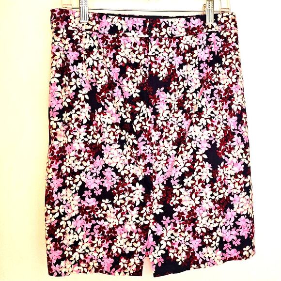 J. CREW Blue & Purple Floral Printed Pencil Skirt in Sateen Dot - Picture 2 of 5